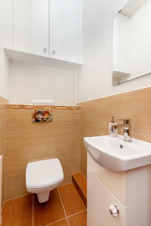 Beautiful Holyrood Park Apartment Edinburgh Bagian luar foto