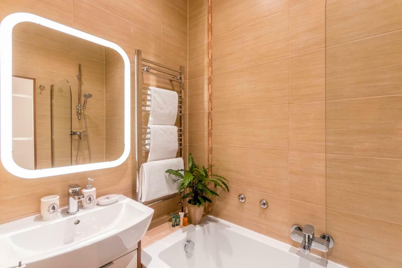 Beautiful Holyrood Park Apartment Edinburgh Bagian luar foto