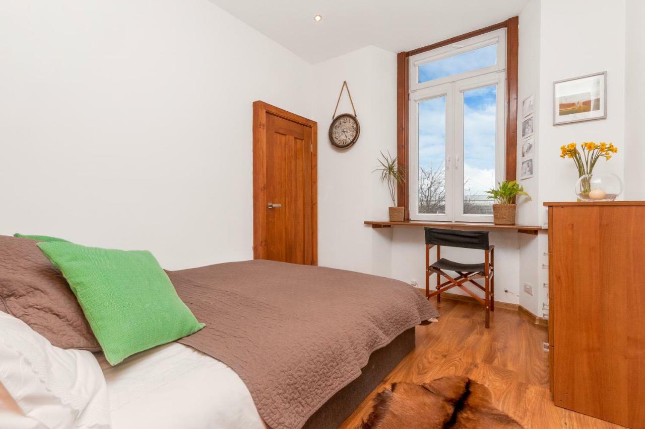 Beautiful Holyrood Park Apartment Edinburgh Bagian luar foto